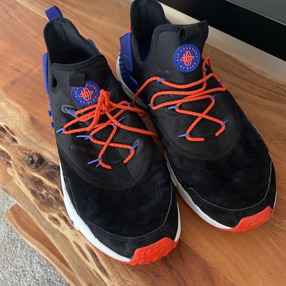 Nike Air Huarache Sneakers - Picture 2 of 7